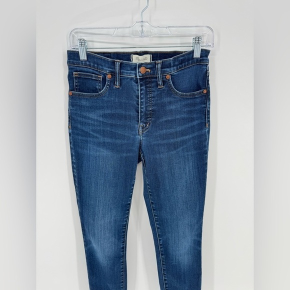 Madewell 9" Mid-Rise Skinny Jeans in Larkspur Wash: TENCEL™ Denim Edition - Picture 4 of 14